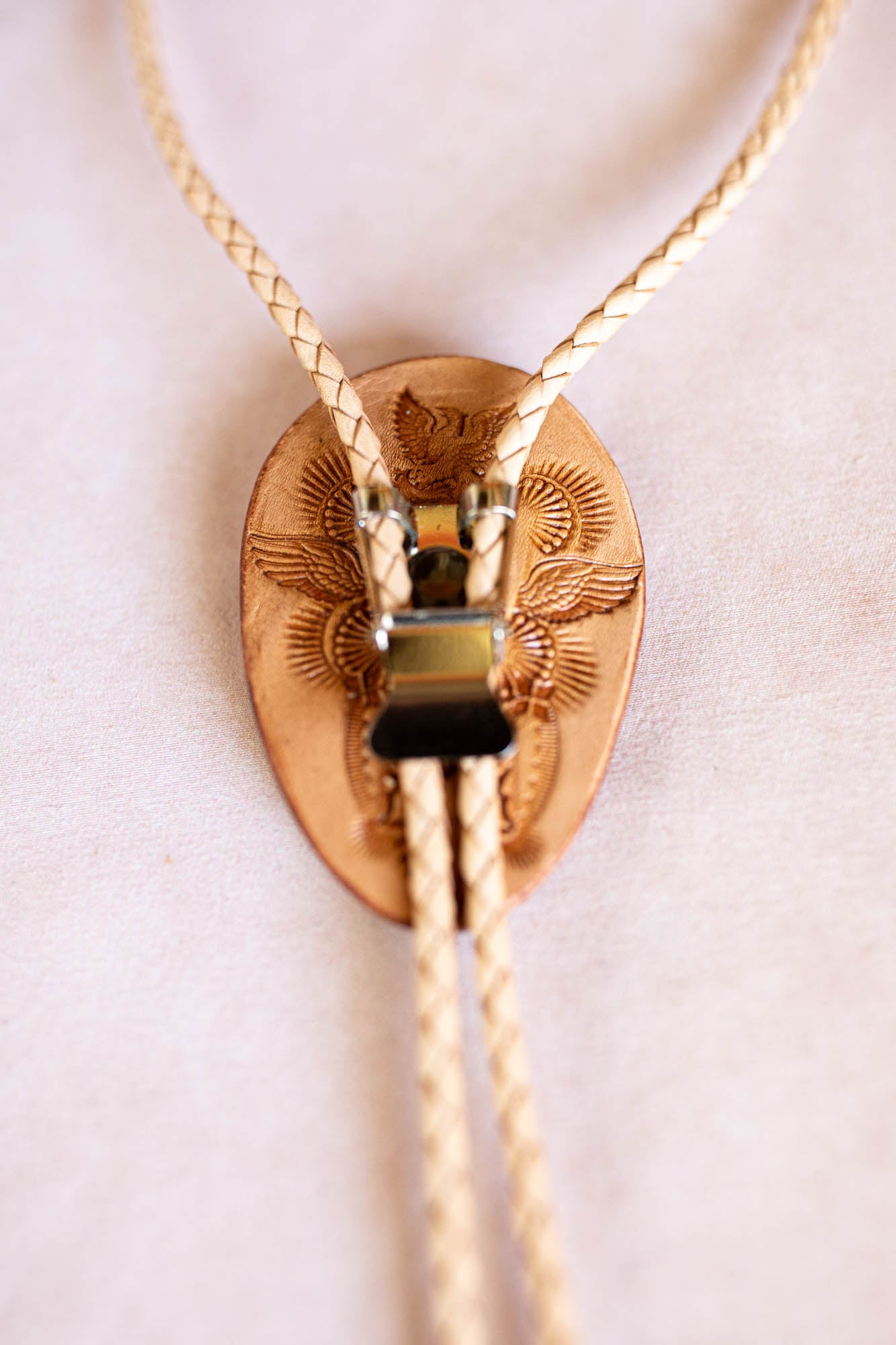 Wild Horse Magnesite Bolo Tie